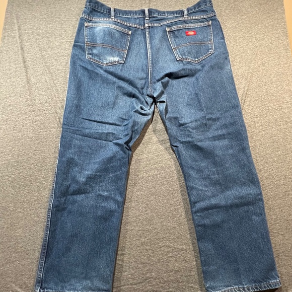 Men’s Dickies Relaxed Fit Jeans Medium Blue Wash Size 44x32 - Picture 2 of 13